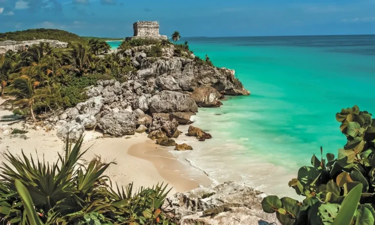 tulum_shutterstock_15324574.jpg_185051853.jpg