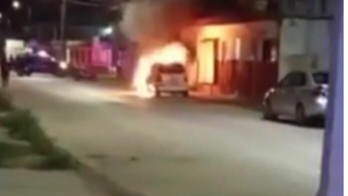 1664681087_Ataque-a-periodico-en-Cozumel-arrojan-Molotov-contra-automovil-696x392
