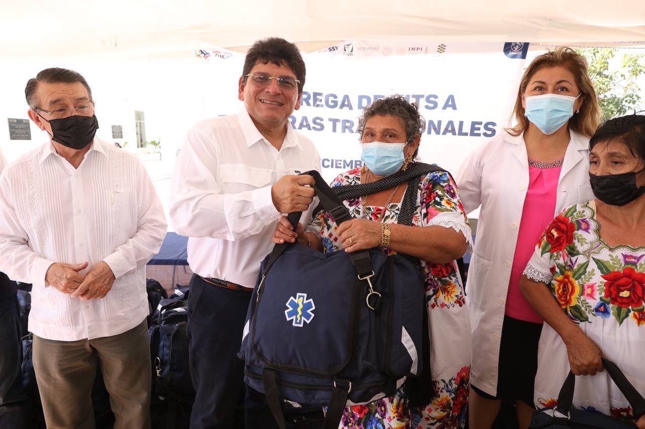 Parteras tradicionales reciben el apoyo del Gobernador Mauricio Vila