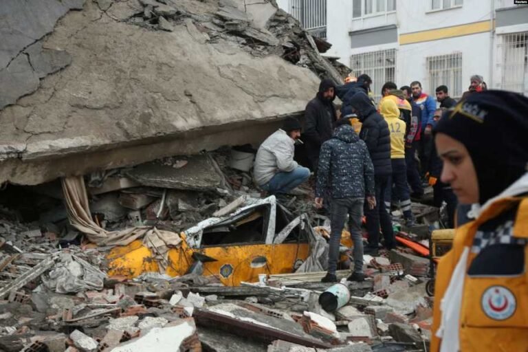 Reuters-VOA-terremoto-en-Turquia