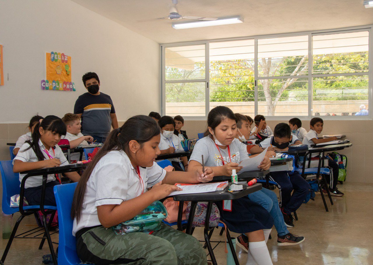 Aprobación a ciegas: La Nueva Escuela Mexicana avanza sin evaluaciones y asfixiada por recortes