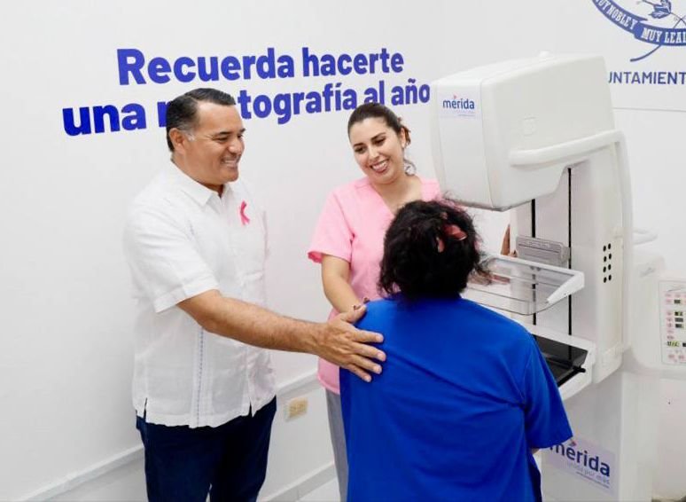 Renán Barrera brinda más y mejores apoyos para las mujeres