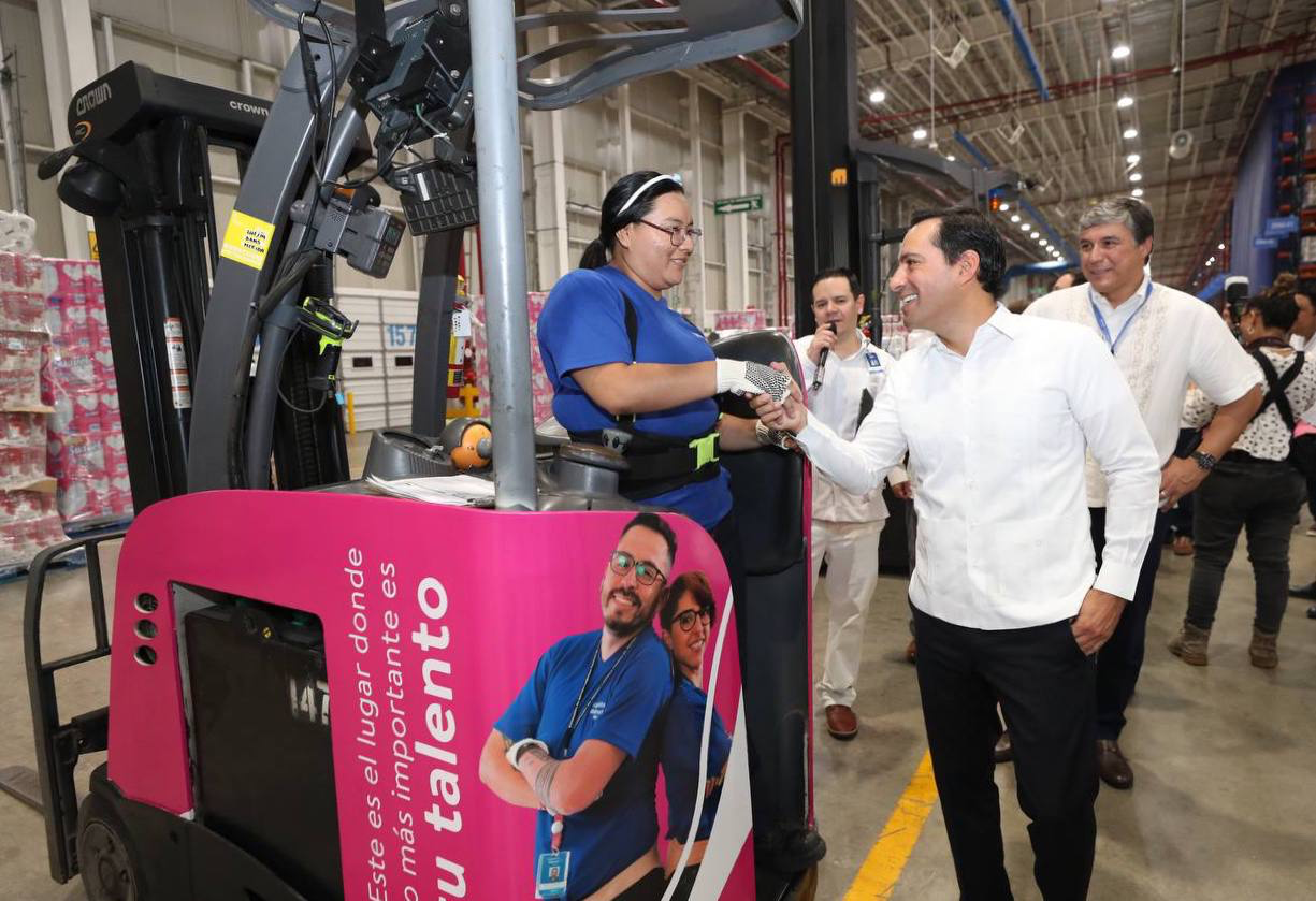 Walmart anuncia nuevas inversiones en Yucatán, para acercar los empleos a las familias del estado