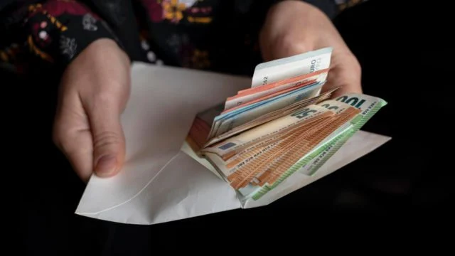 dinero_presupuesto_sobres-640x360-1