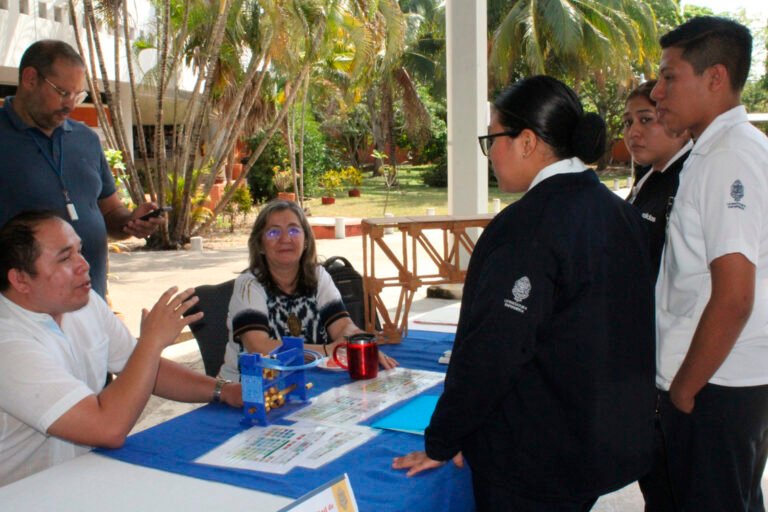 Feria Univ de profesiones 2024 Tizimín 88