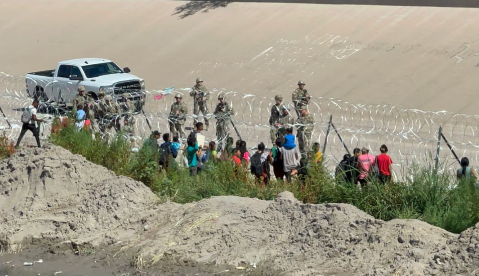 SRE celebra decisión de la Corte de EU sobre suspender ley de Texas SB4 de forma indefinida