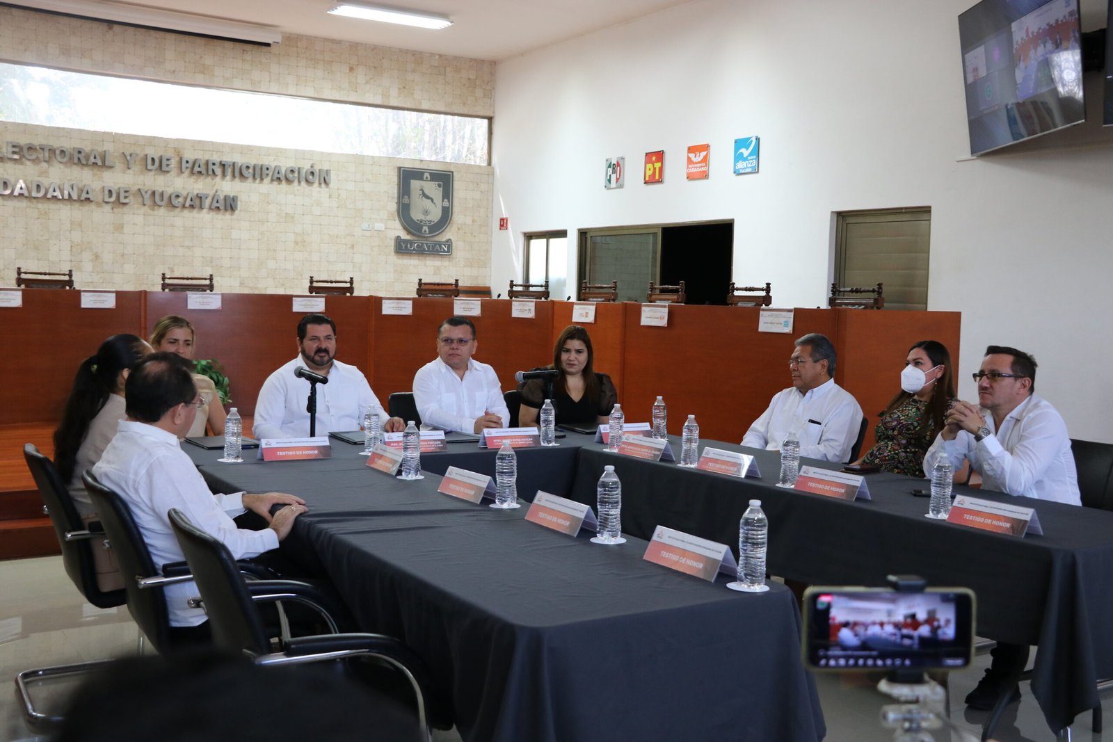 Iepac y Cirt firman acuerdo para transmisión del debate de candidatos a la gubernatura