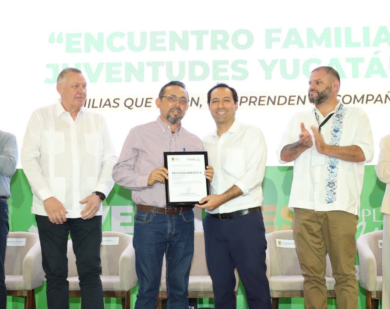 Inaugura el Gobernador Mauricio Vila el “Encuentro Familia y Juventudes Yucatán»