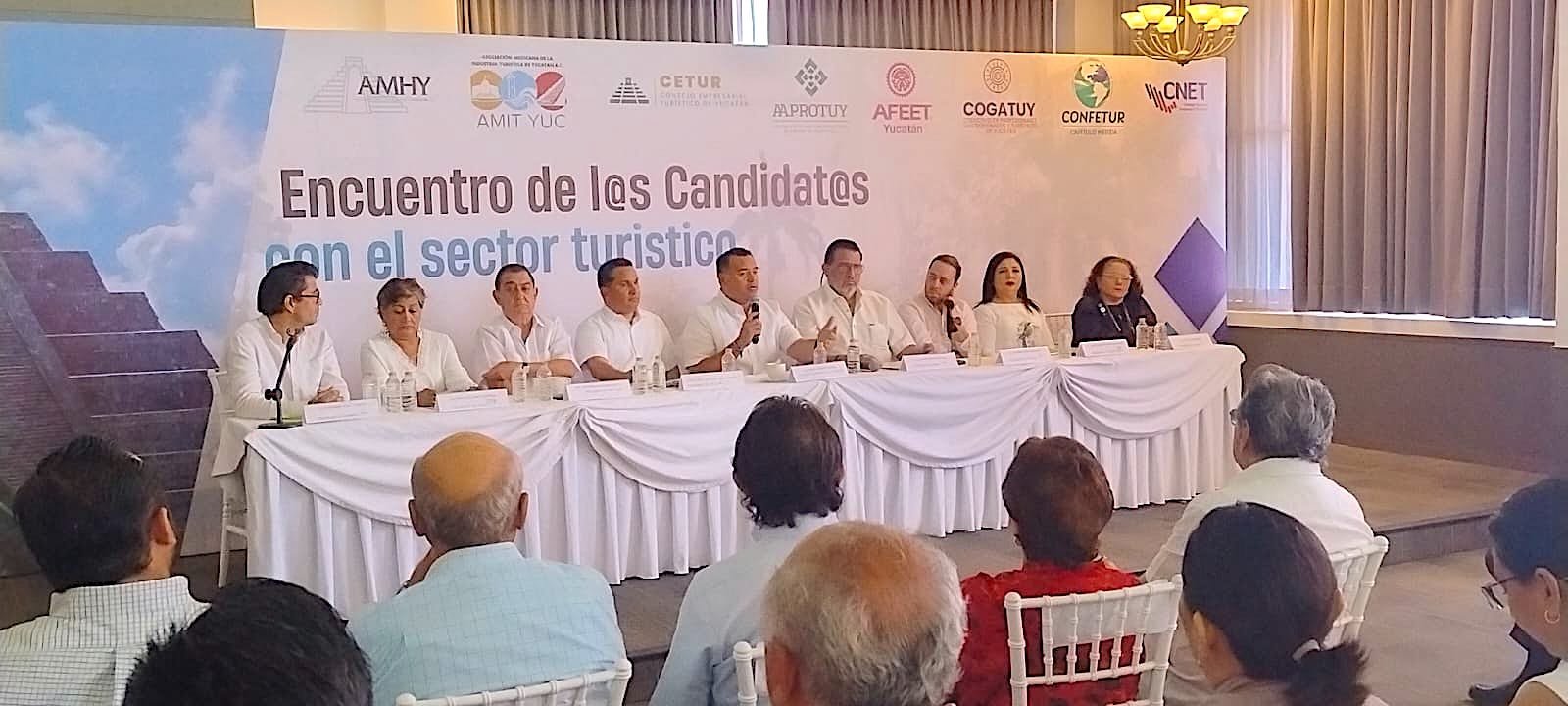 Empresarios del turismo piden más diálogo con el sector a Renán Barrera