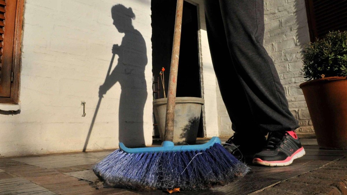 Violencia contra trabajadoras del hogar persiste, afecta a una de cada cuatro