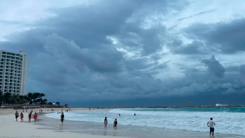 Clima en Cancún: prevén viernes de lluvias fuertes en Quintana Roo