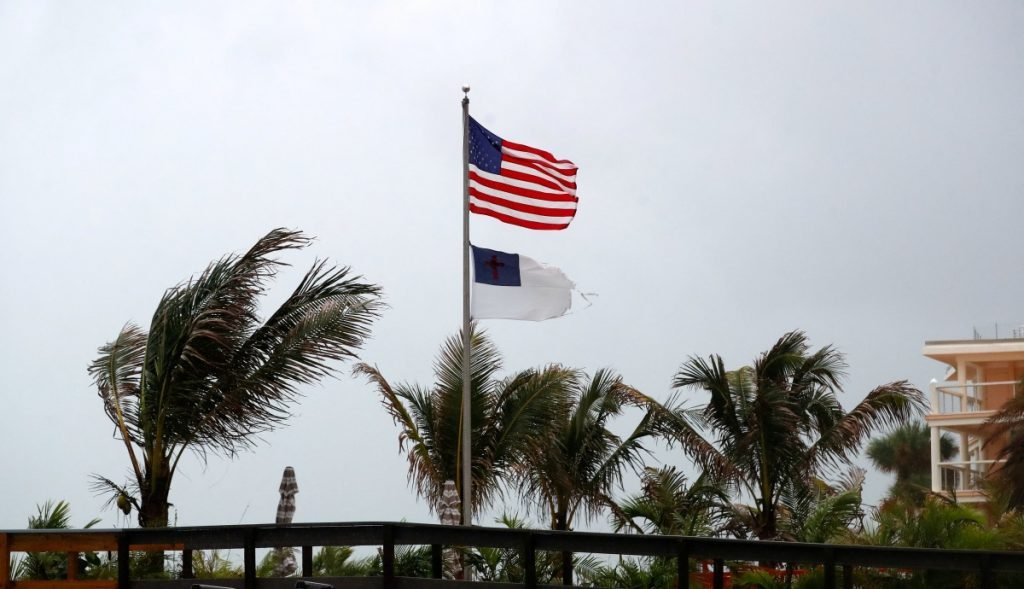 “Debby” se dirige a Florida. Podría formarse huracán este domingo