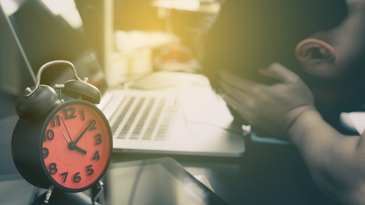 Buscar empleo desde la oficina es una práctica común para 7 de cada 10 trabajadores mexicanos