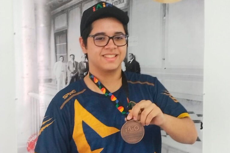 Daniel Herrera_ estud Lic computación_60