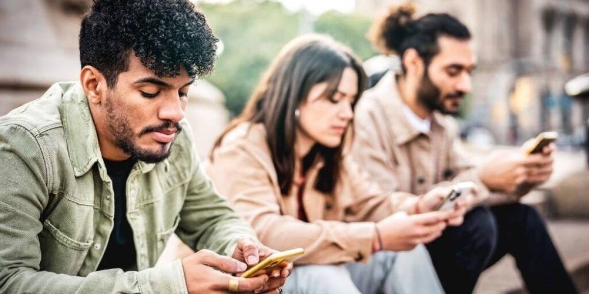 México evalúa restringir el acceso a redes sociales para menores de 16 años