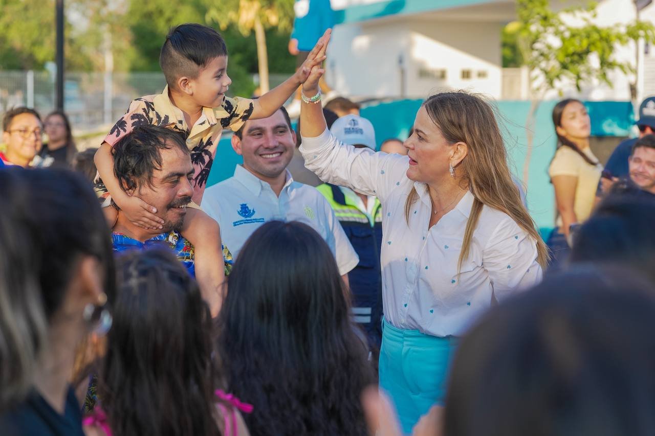 Celebra Cecilia Patrón a la niñez meridana: “Sean felices y jueguen mucho todos los días”.