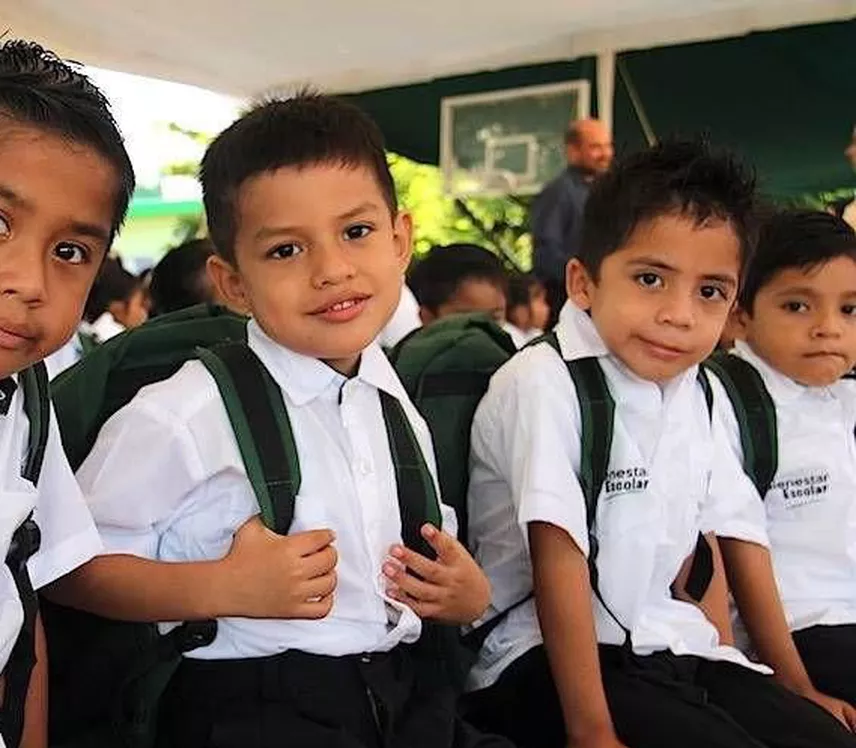 Regreso a clases saturan negocios en Mérida