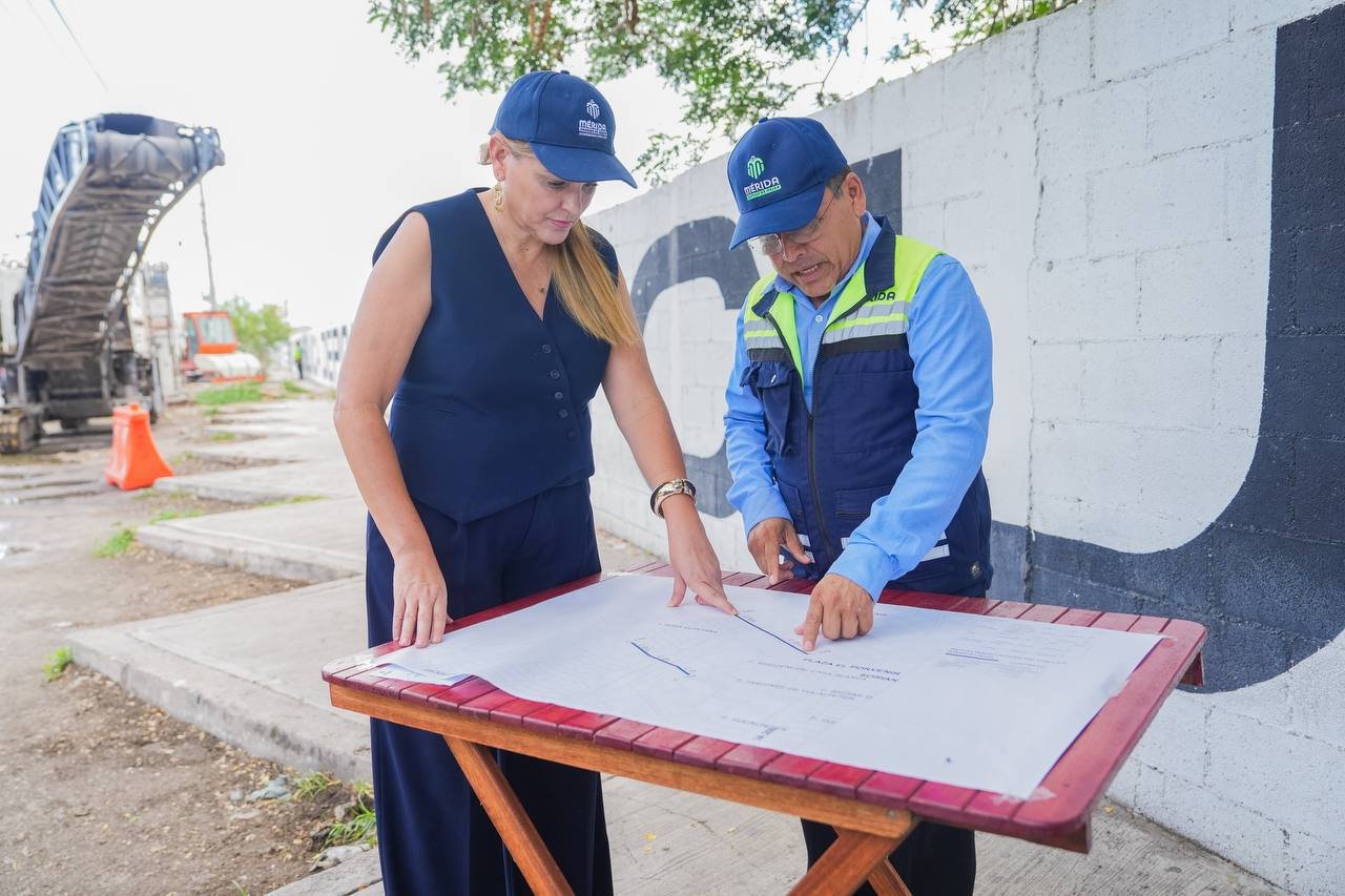 Cecilia Patrón refuerza trabajos de mejoramiento de calles en toda Mérida. 