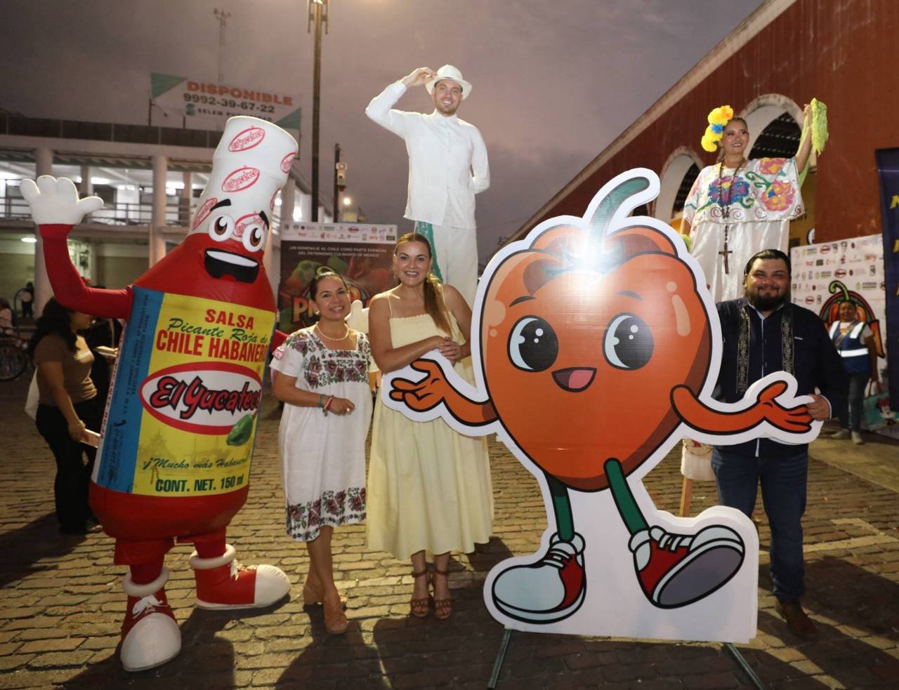 Impulsa y fortalece Cecilia Patrón el consumo con la Feria del Chile Habanero