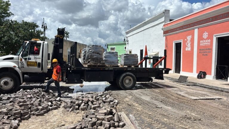 El Ayuntamiento de Mérida inicia la restauración de adoquines de La Ermita