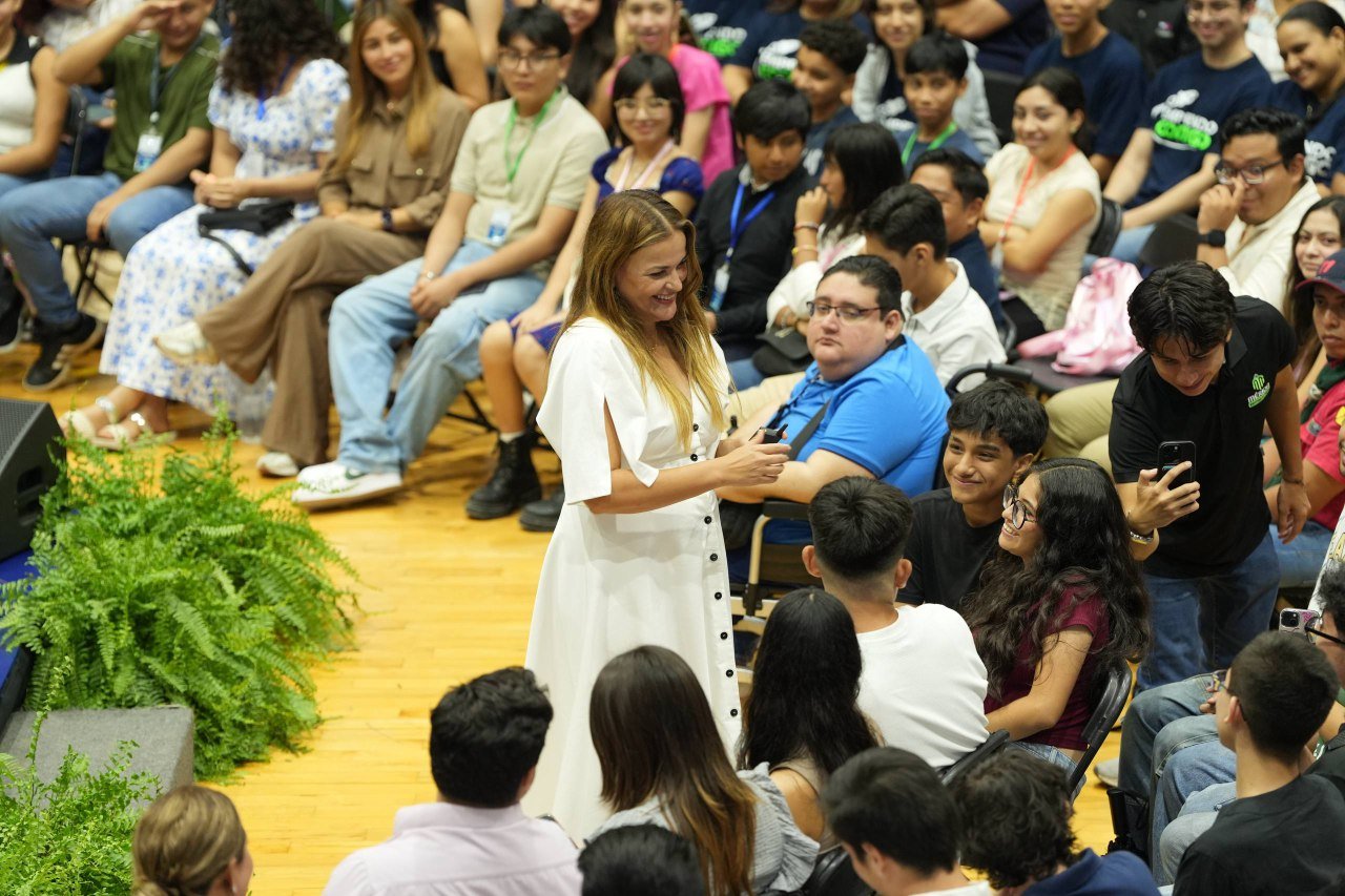 Presenta Cecilia Patrón acciones a juventudes meridanas, “Mérida mejora con las y los jóvenes”.