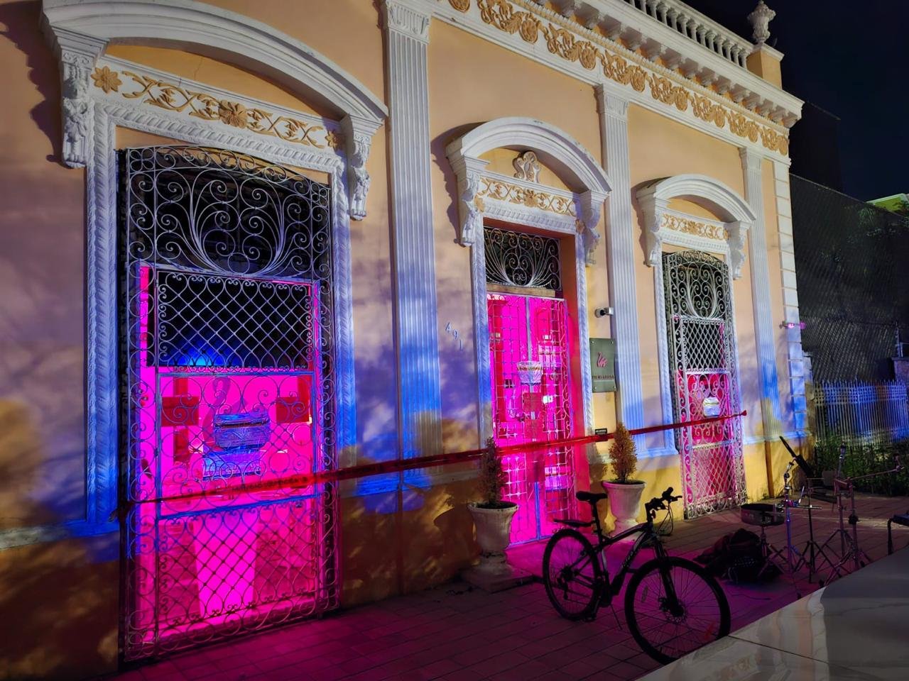 Ayuntamiento de Mérida atiende queja vecinal y clausura restaurante sin permisos