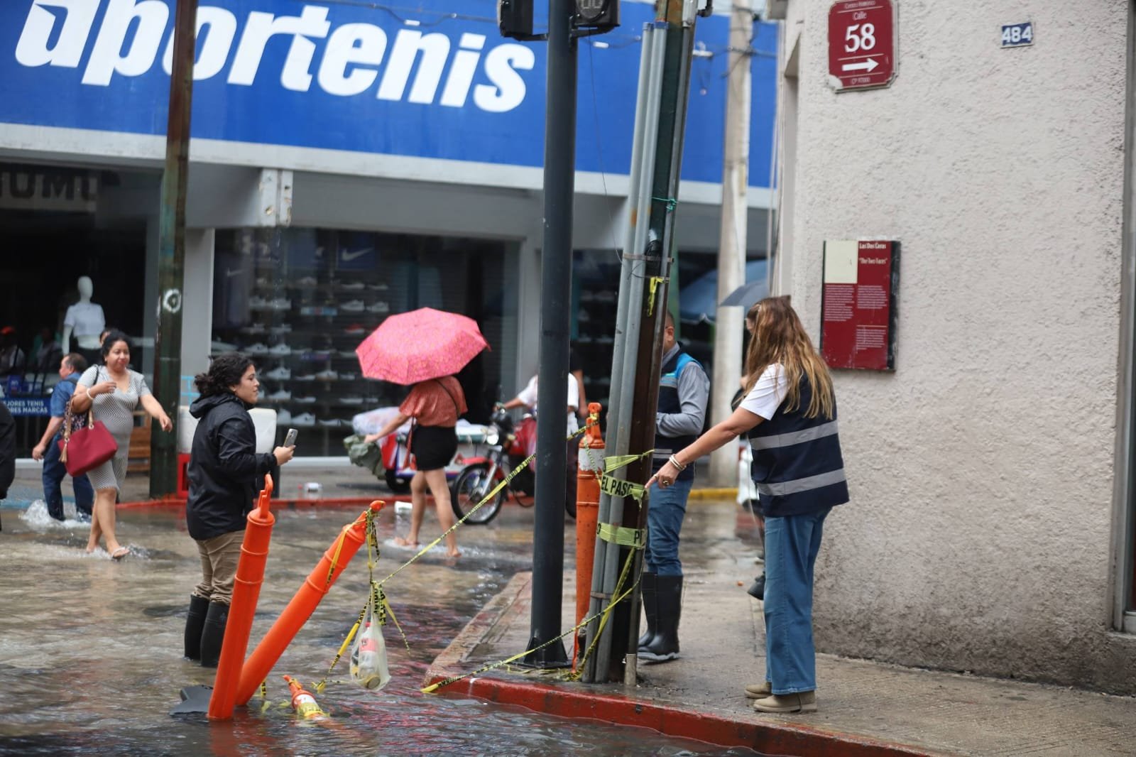 Cecilia Patrón verifica el orden en calles del Centro Histórico de Mérida