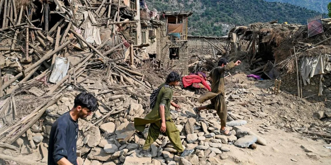 Terremoto en Afganistán deja mil 400 muertos