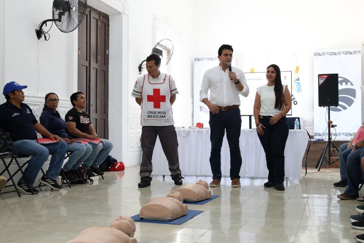 Servidores públicos de Progreso se capacitan en primeros auxilios