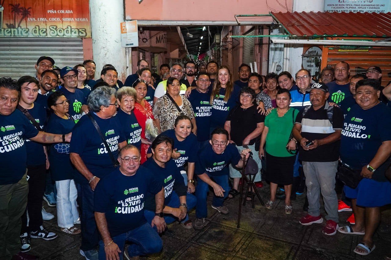 Limpieza del Mercado Lucas de Gálvez, corazón de comercio de Mérida; Cecilia Patrón