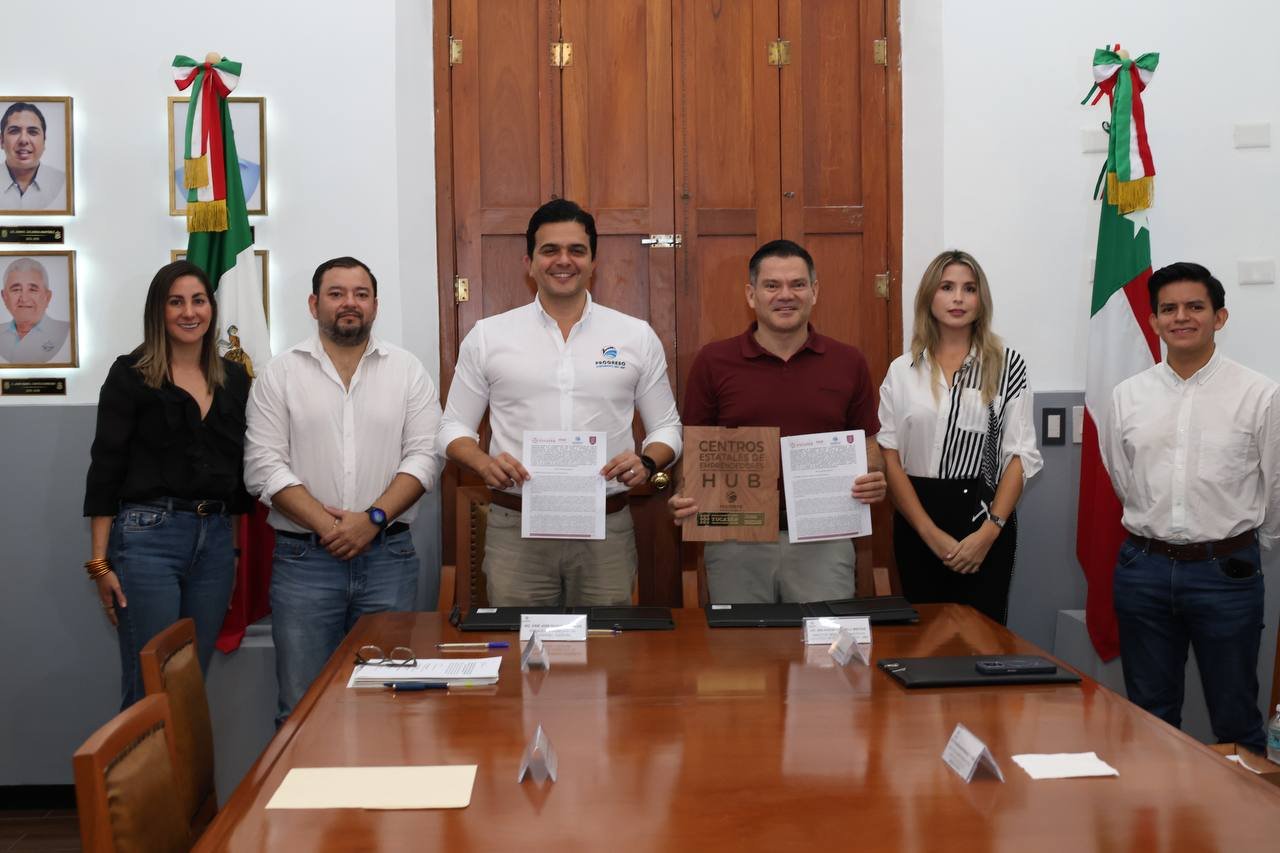 Erik Rihani e IYEM firman convenio para impulsar emprendedores en Progreso