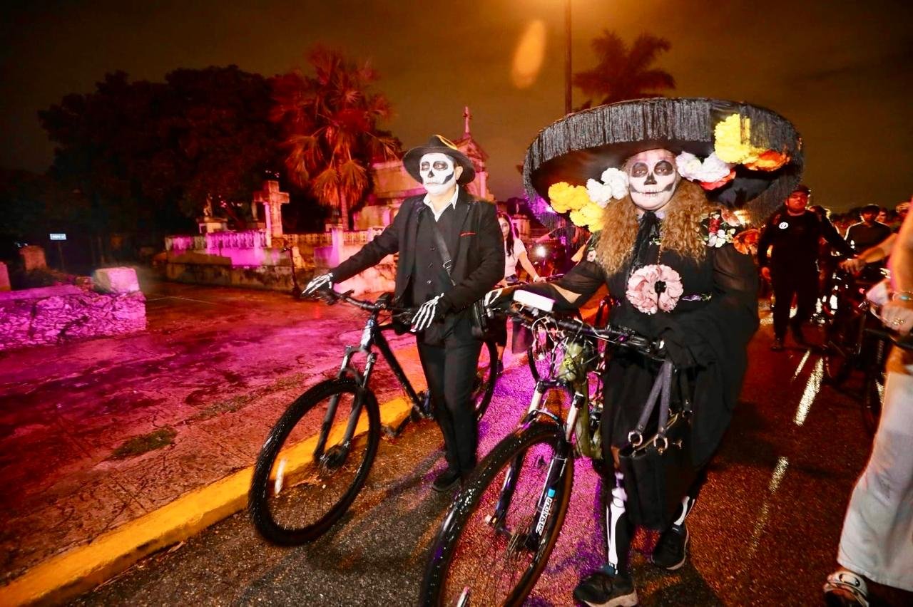 Ayuntamiento de Mérida promueve el uso de la bicicleta en el Festival de las Ánimas 