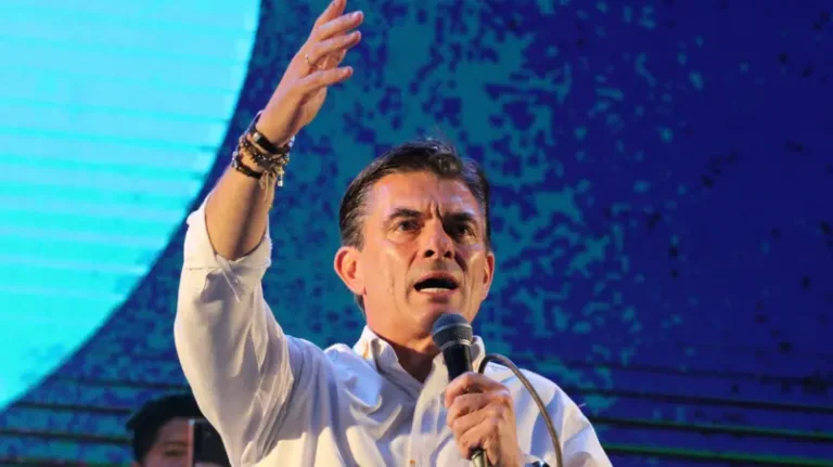 Rodrigo Paz Ecuador.jpg