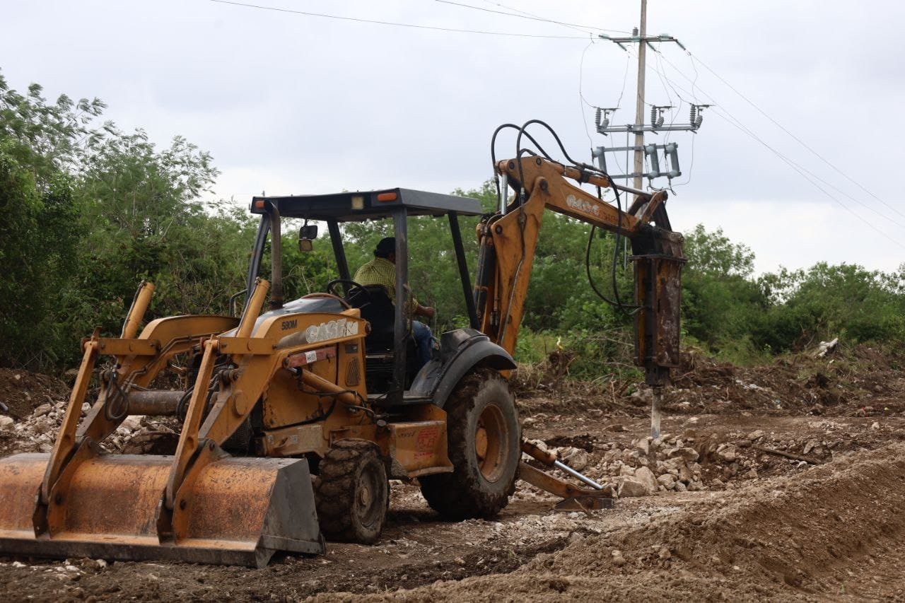 Progreso moderniza vialidades en Flamboyanes con obras en marcha