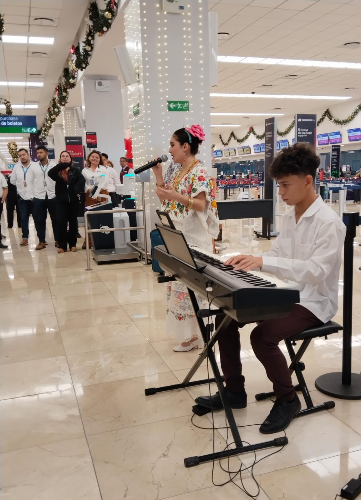 Aeropuerto de Mérida inaugura la Exposición No. 576