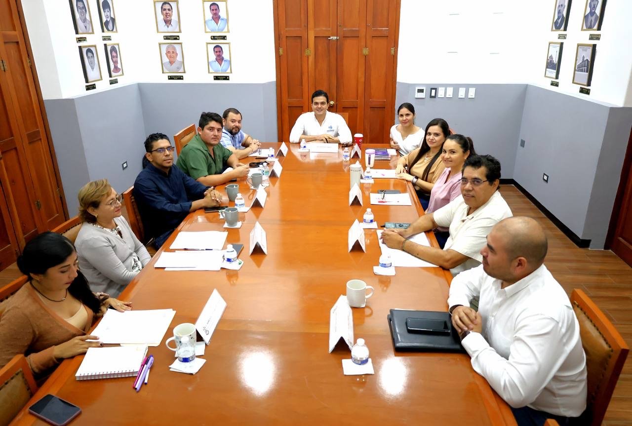 Erik Rihani impulsa alfabetización en Progreso