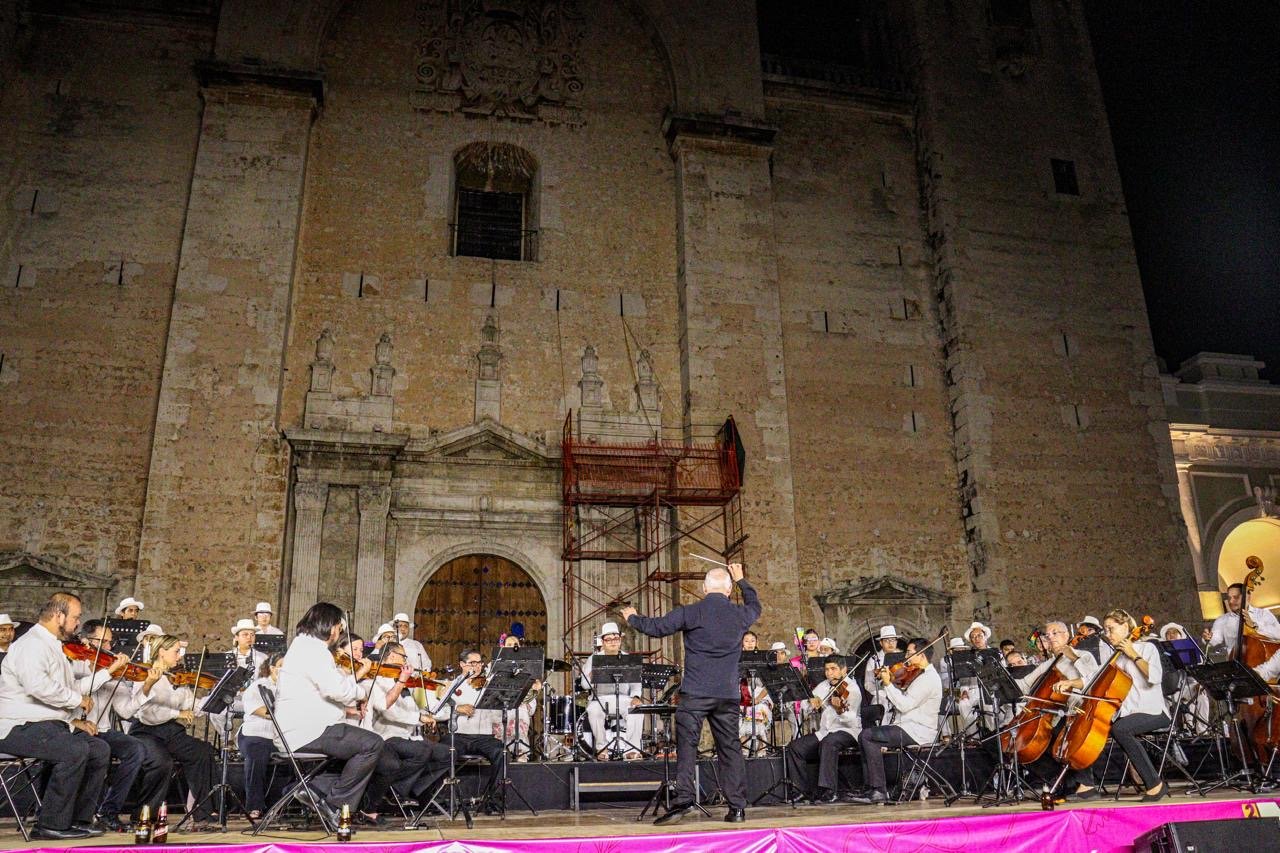 Jaranas yucatecas en ritmos sinfónicos cautivan en el Mérida Fest