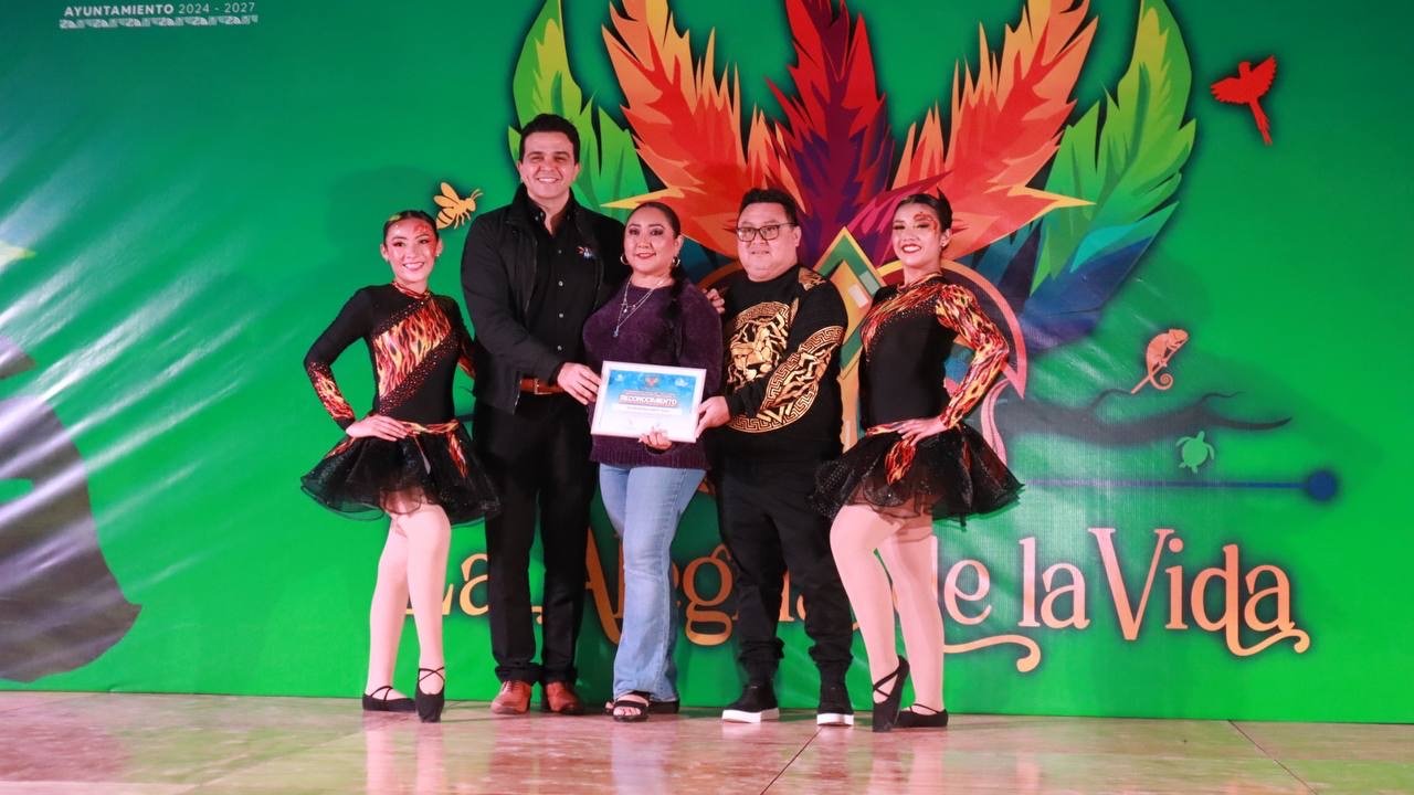 Progreso inicia el Carnaval con la Quema del Mal Humor y Paseo de Gallo