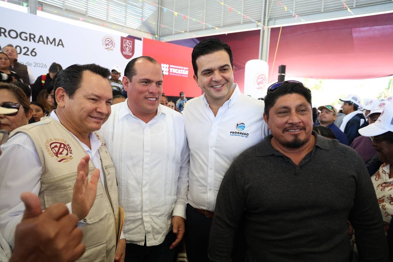 Entregan apoyos del programa “Respeto la Veda” a pescadores de Progreso