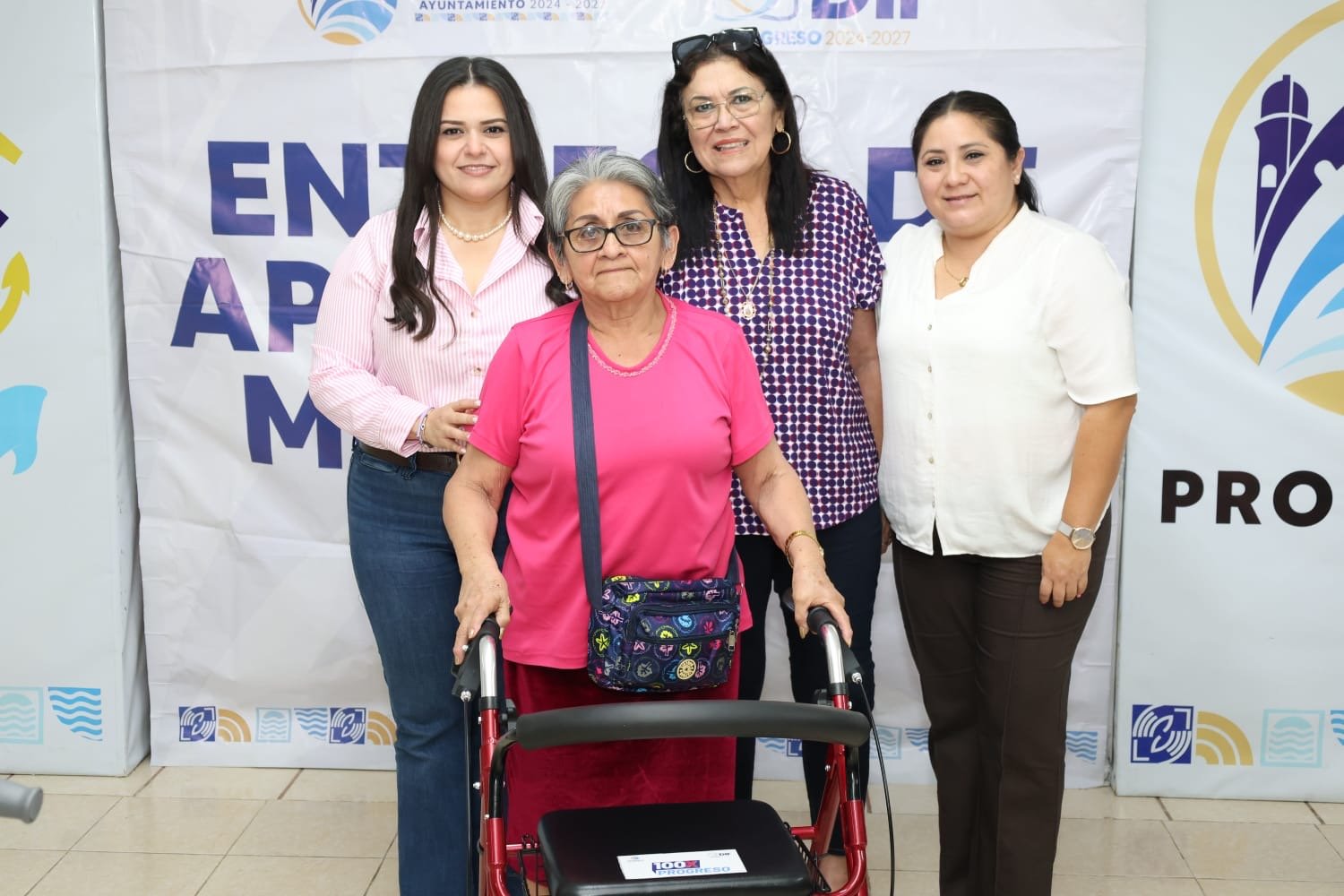 Progreso lleva bienestar a familias con la entrega de aparatos de movilidad