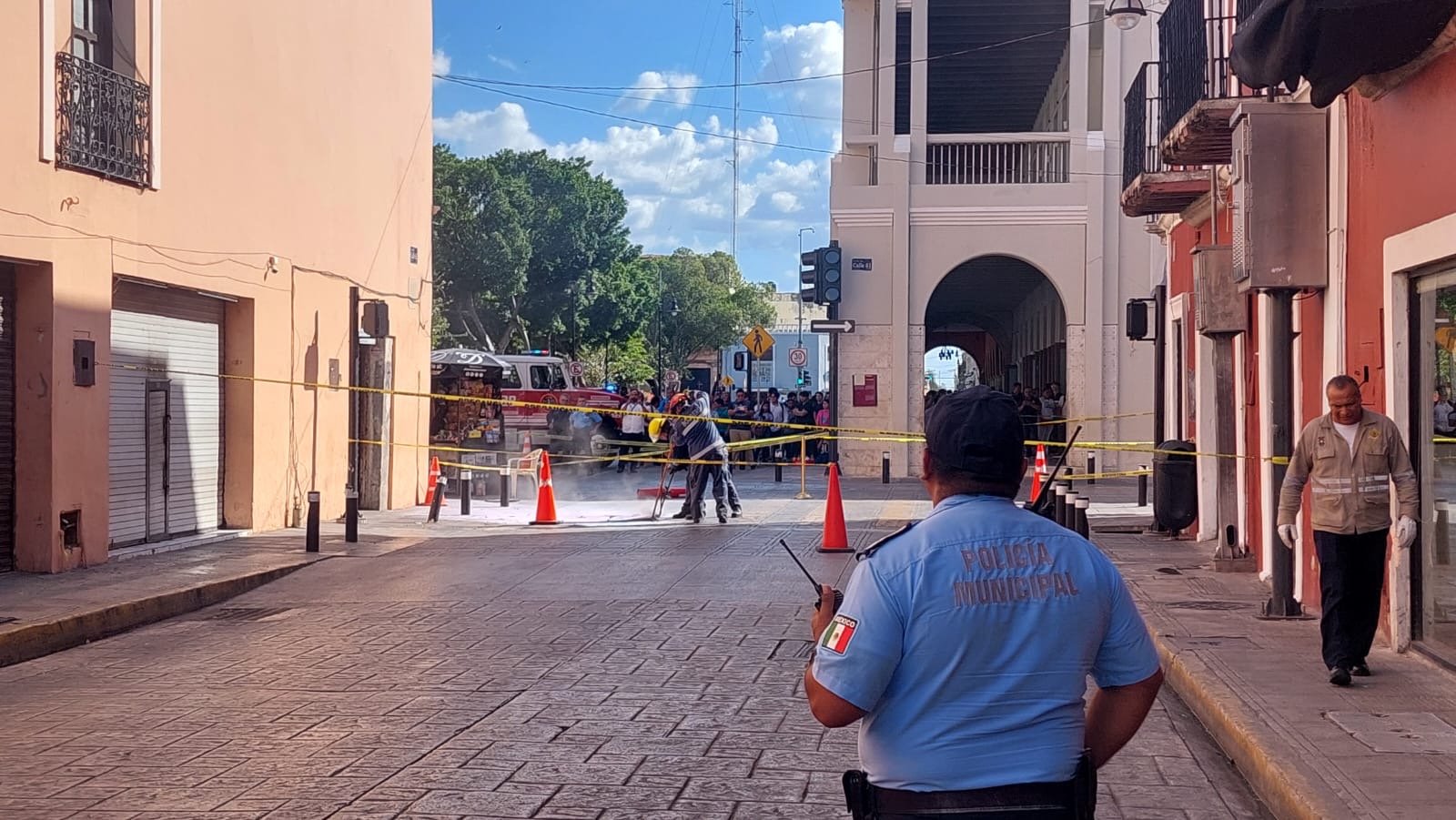 Atiende Ayuntamiento de Mérida corto circuito en Centro Histórico. 