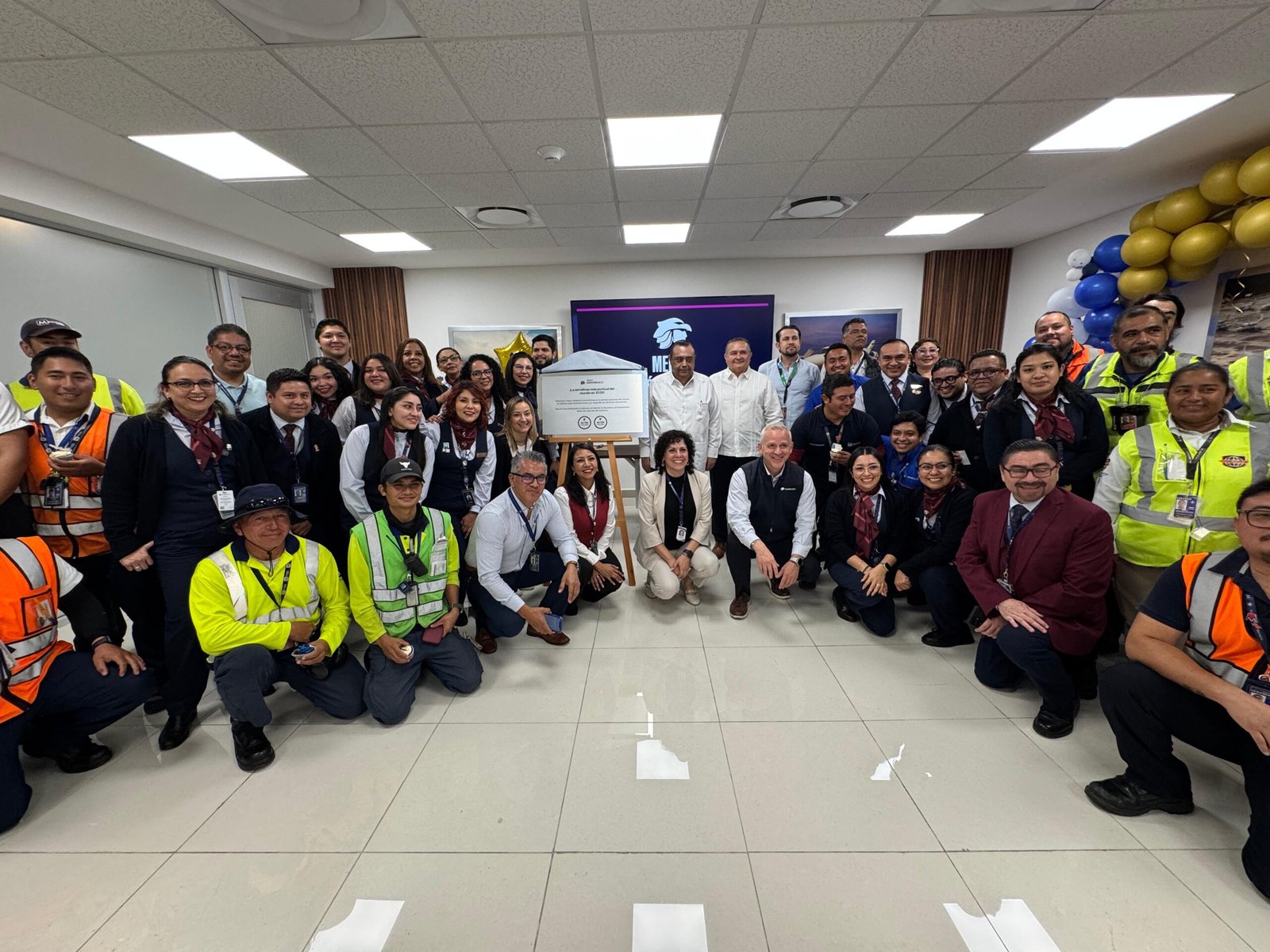 Reconocen a personal de Aeroméxico del aeropuerto de Mérida como la más puntual del país