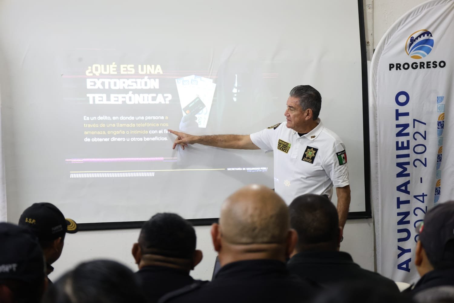 Policías de Progreso se capacitan para atender casos de extorsión y secuestro virtual