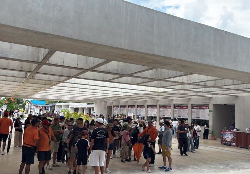Turistas chichen 26758253043_1024258890389589_6128146734733492509_n.png